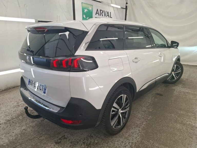 Peugeot 5008 Hybrid  