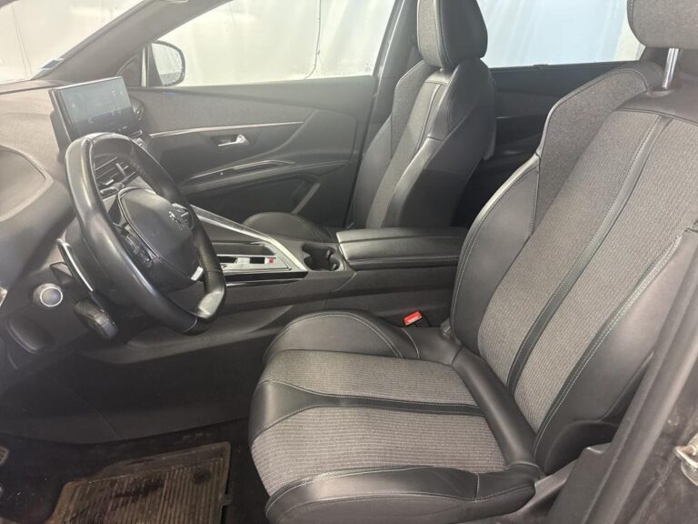 Peugeot 5008 2023/5 1.5 Diesel