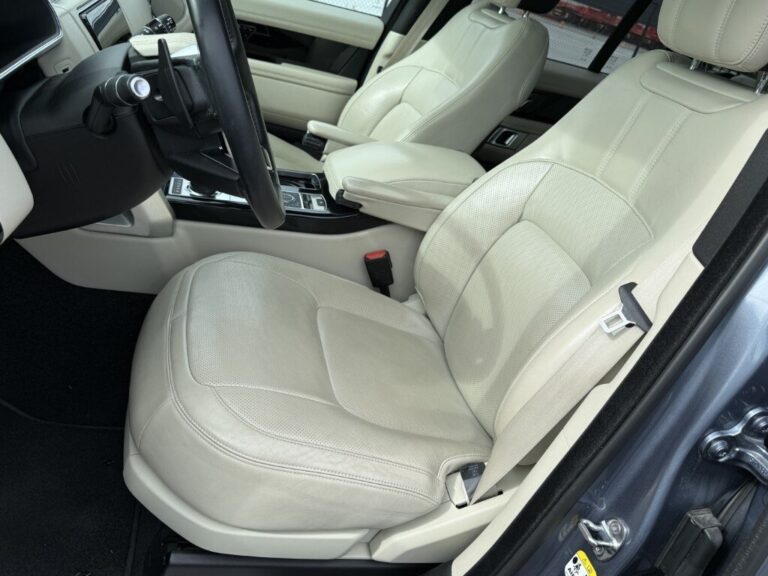 Land Rover Range Rover Vogue P400e - AWD - Hybrid - Automatic - 300 hp