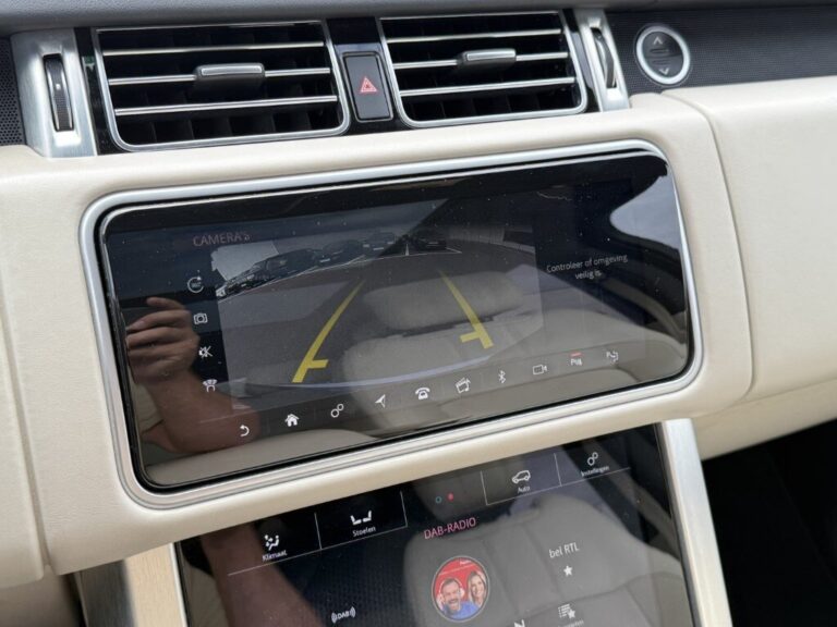 Land Rover Range Rover Vogue P400e - AWD - Hybrid - Automatic - 300 hp